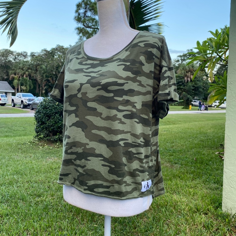 Calvin Klein Camo Tshirt